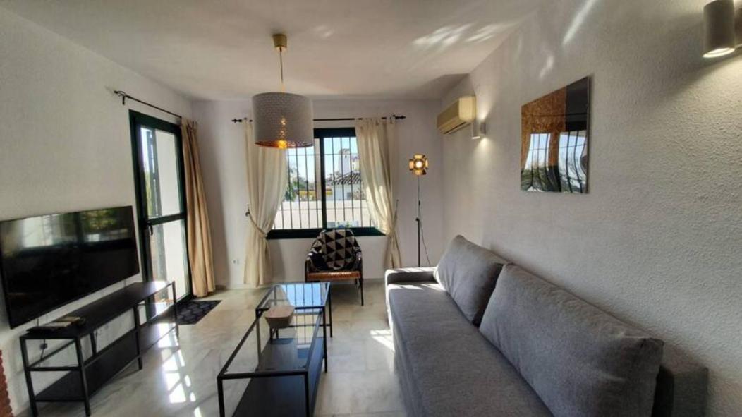 Pueblo Del Parque Avec Belle Terrasse Benalmadena